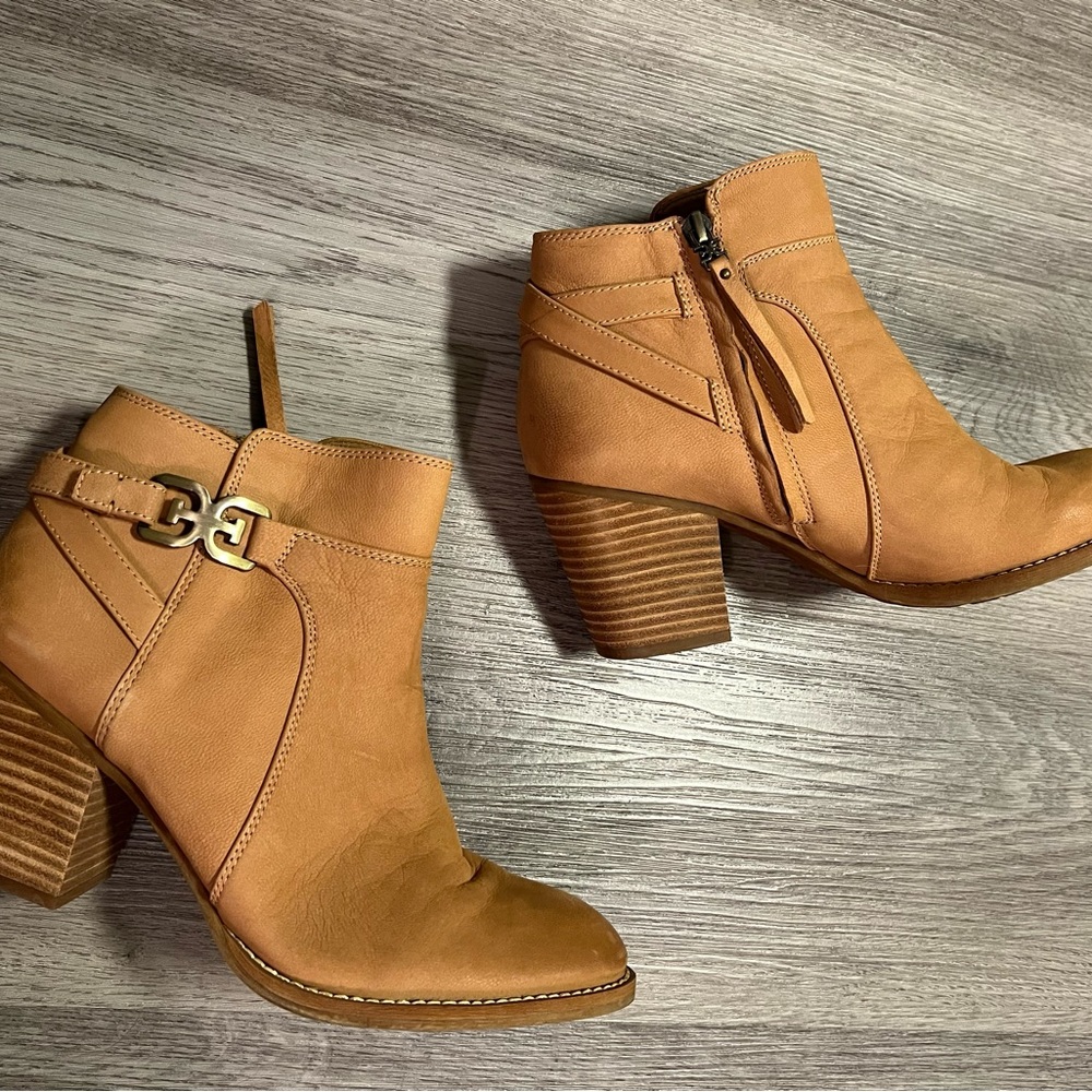 Women's Tan Leather Ankle Booties with Block Heel